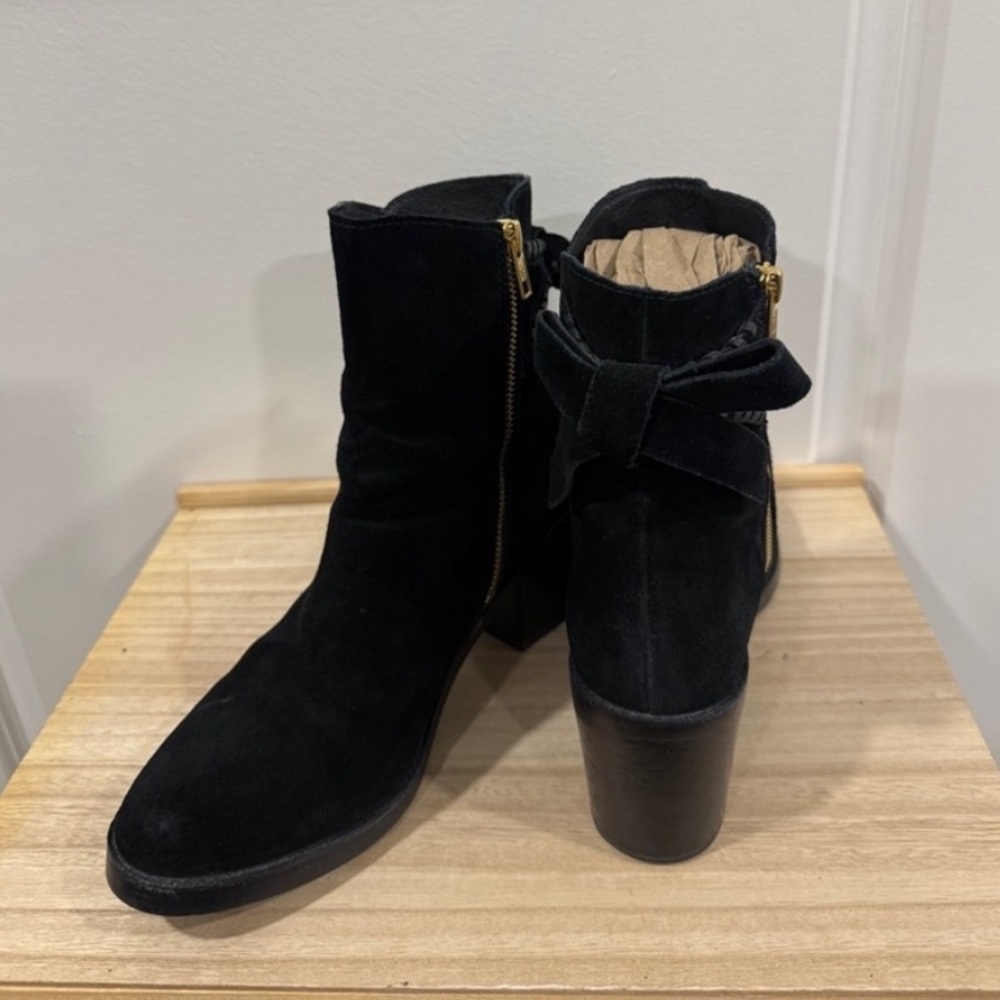 UGG Women’s Black Suede Ankle Booties Block Heel Bow Zip Size 8.5 - Picture 7 of 13